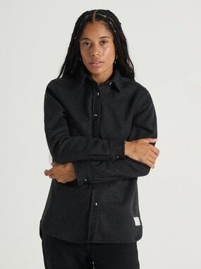 Anian Women's Modern Melton Wool Shirt in charcoal/dark grey —size Small